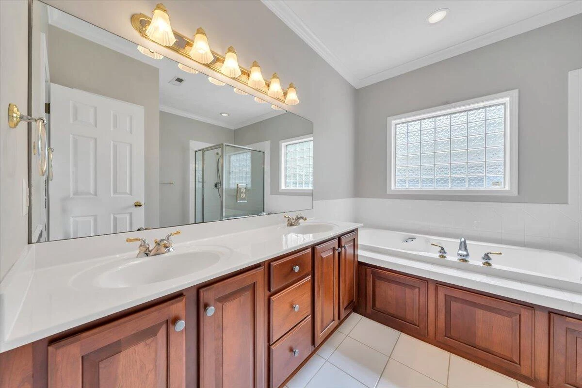 2512 Oak Ridge LN - Photo 29