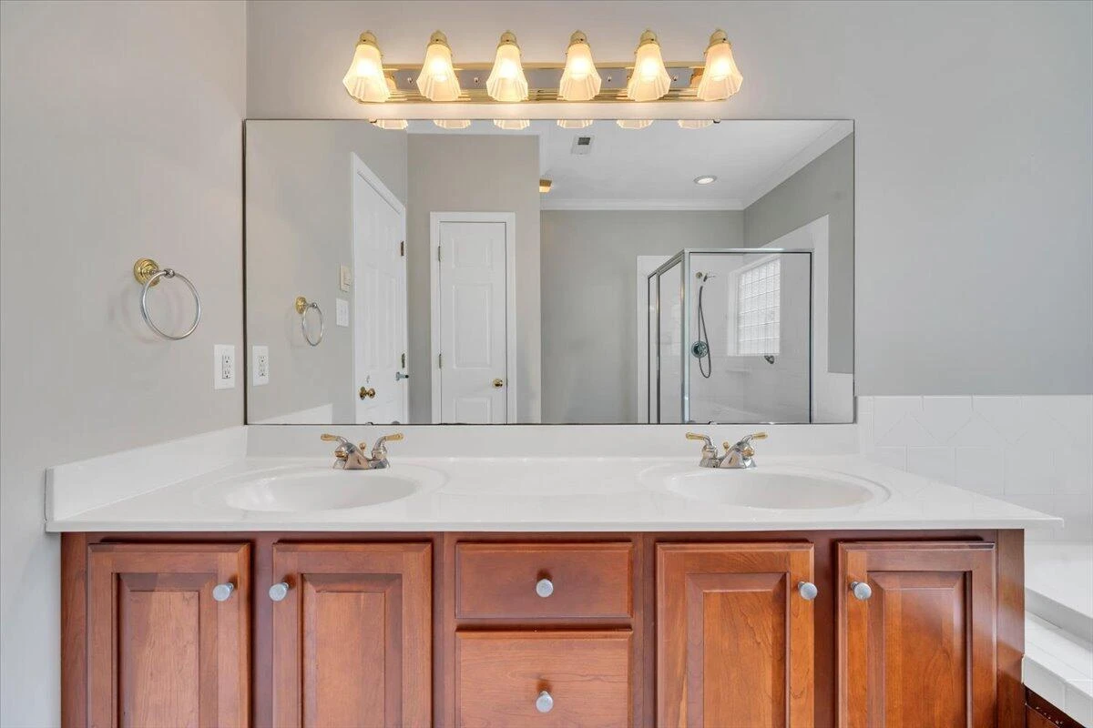 2512 Oak Ridge LN - Photo 32