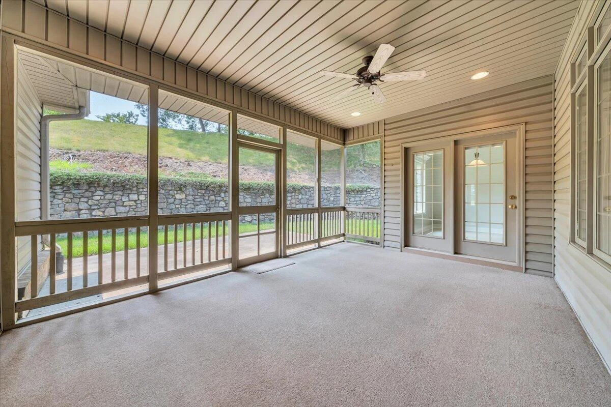 2512 Oak Ridge LN - Photo 38