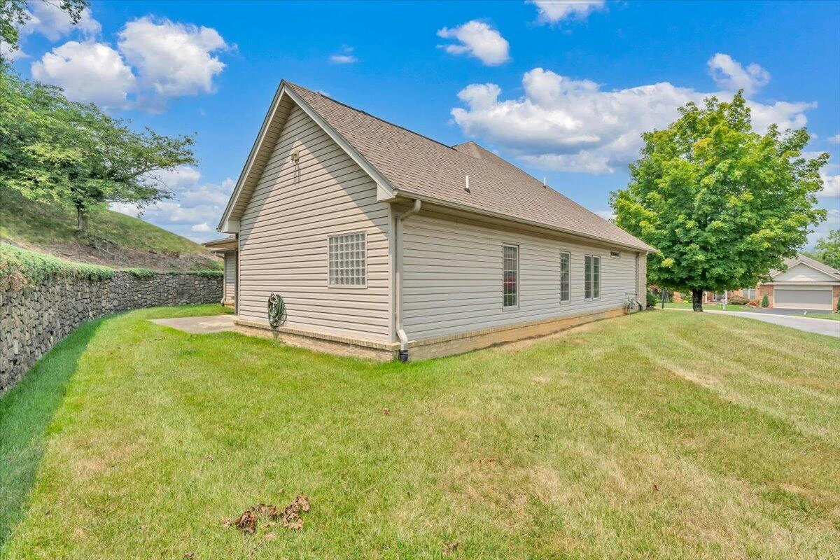2512 Oak Ridge LN - Photo 41