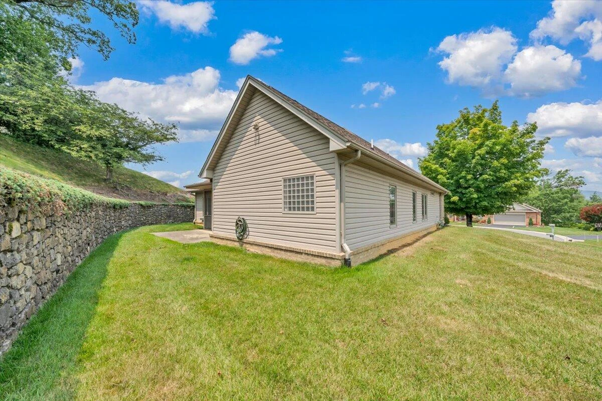 2512 Oak Ridge LN - Photo 42