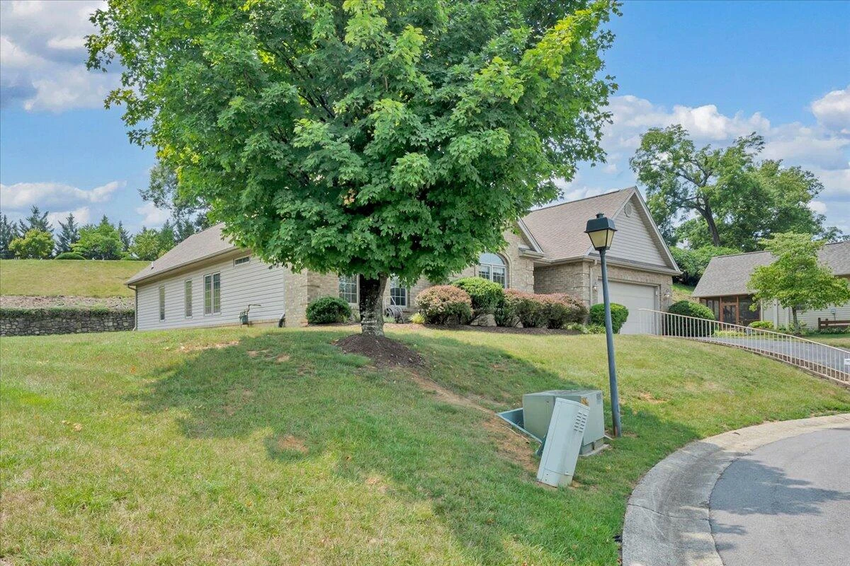2512 Oak Ridge LN - Photo 43