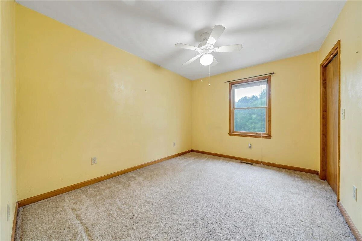 252 Copperfield RD - Photo 11