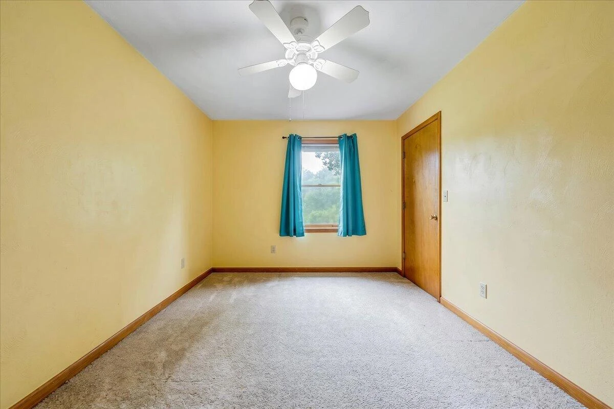 252 Copperfield RD - Photo 12