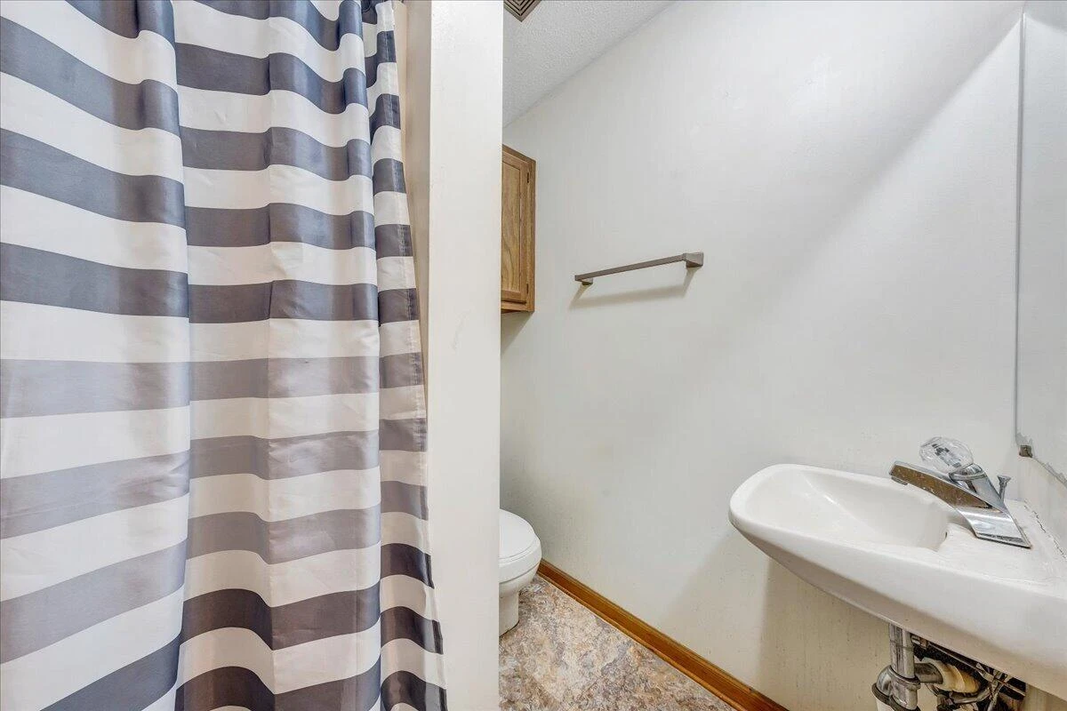 252 Copperfield RD - Photo 14