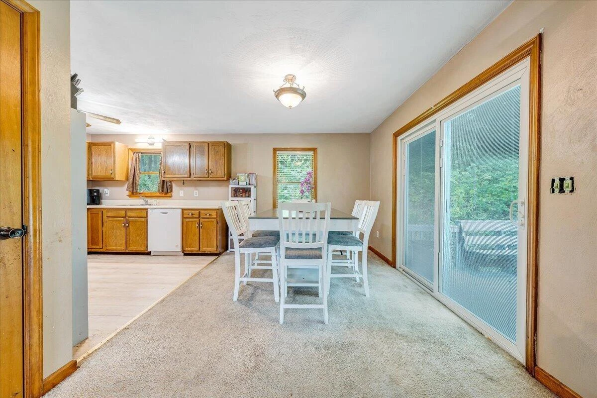 252 Copperfield RD - Photo 6