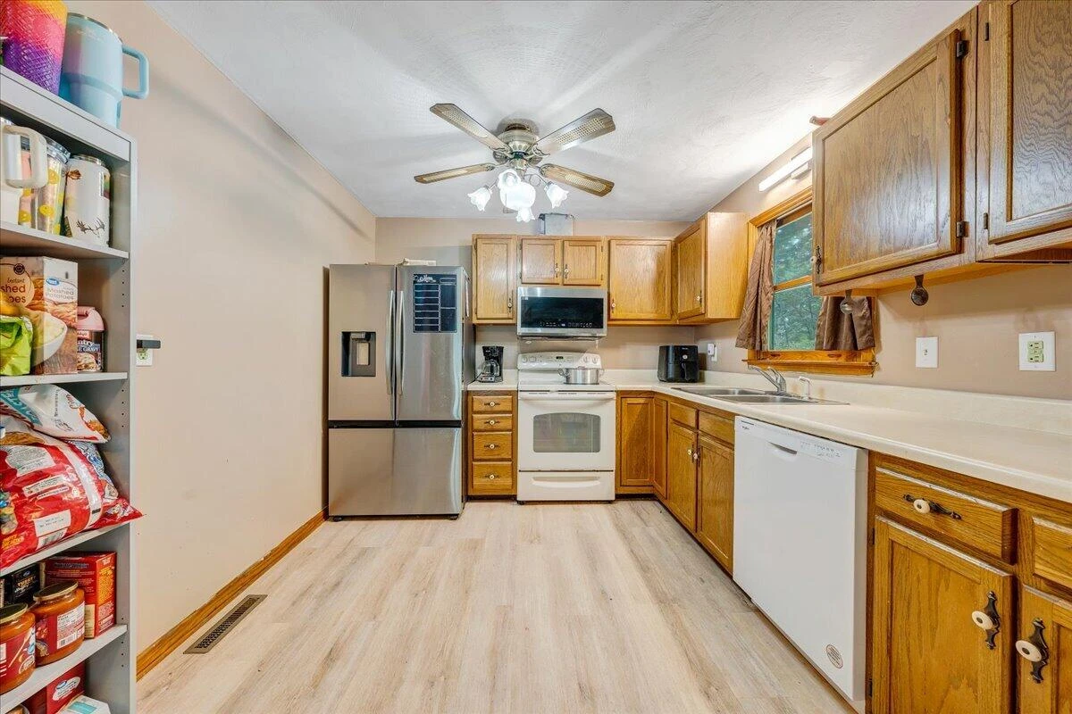252 Copperfield RD - Photo 7