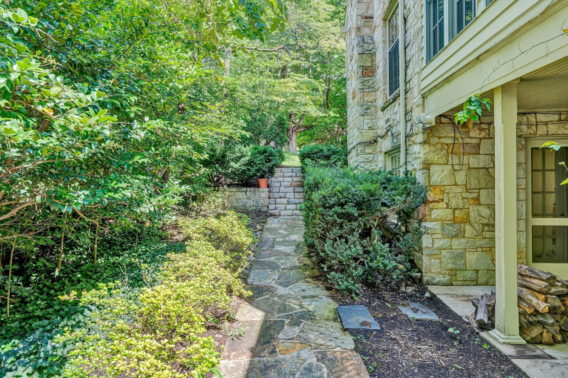 2421 Cornwallis AVE SE - Photo 46