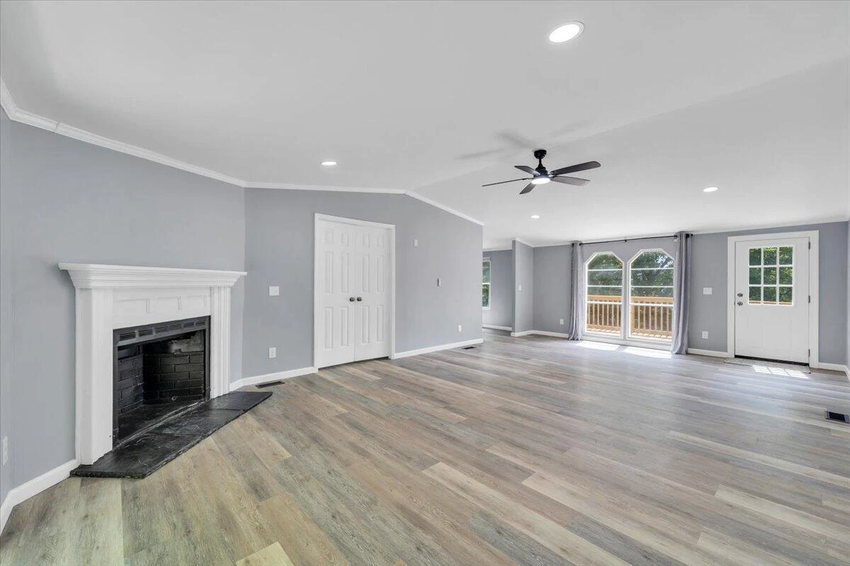 8444 Jeters Chapel RD - Photo 11