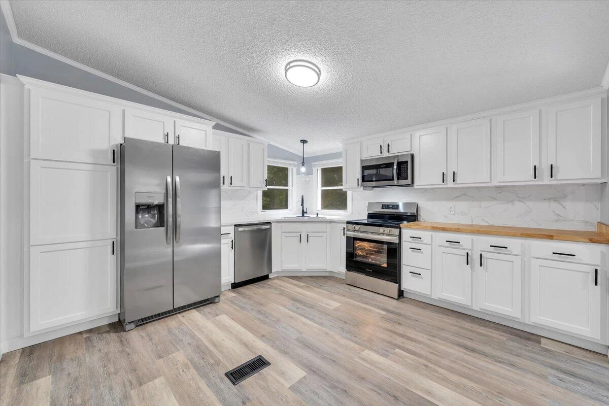 8444 Jeters Chapel RD - Photo 18