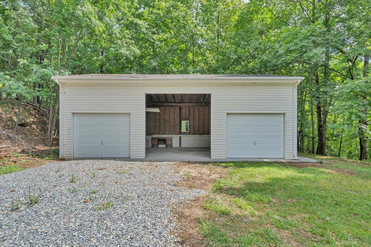 8444 Jeters Chapel RD - Photo 2