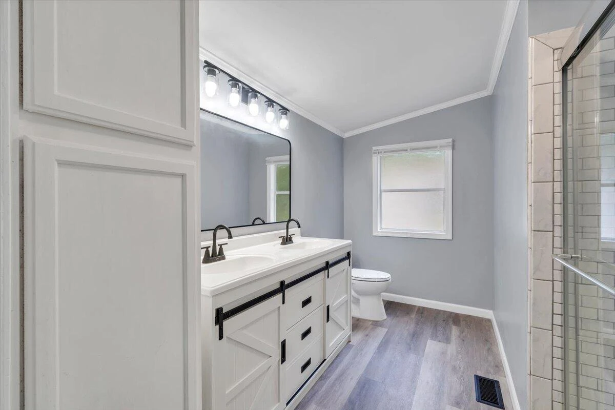 8444 Jeters Chapel RD - Photo 25