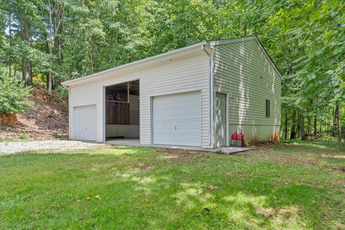 8444 Jeters Chapel RD - Photo 6