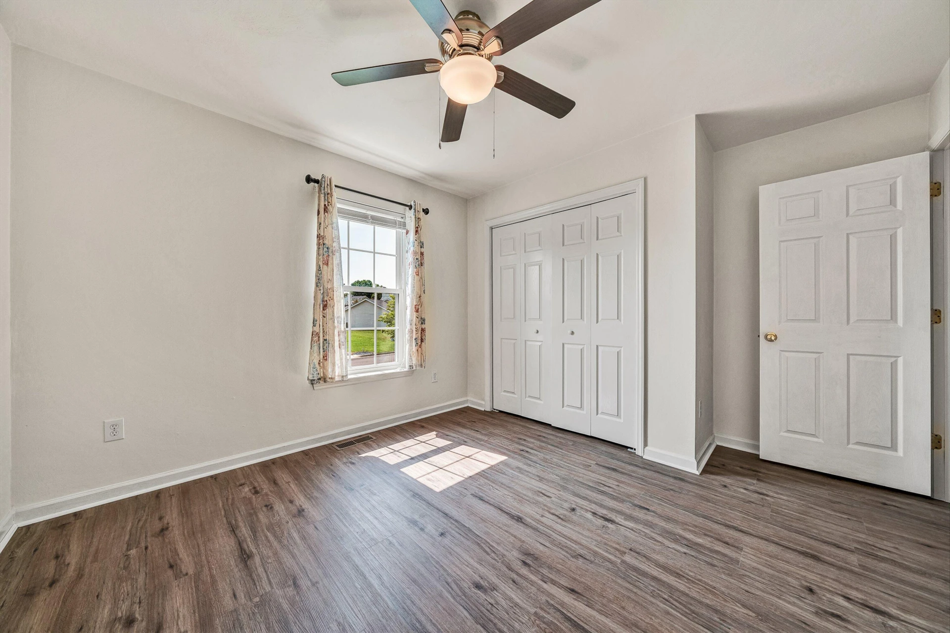 2517 Bloomfield AVE - Photo 17