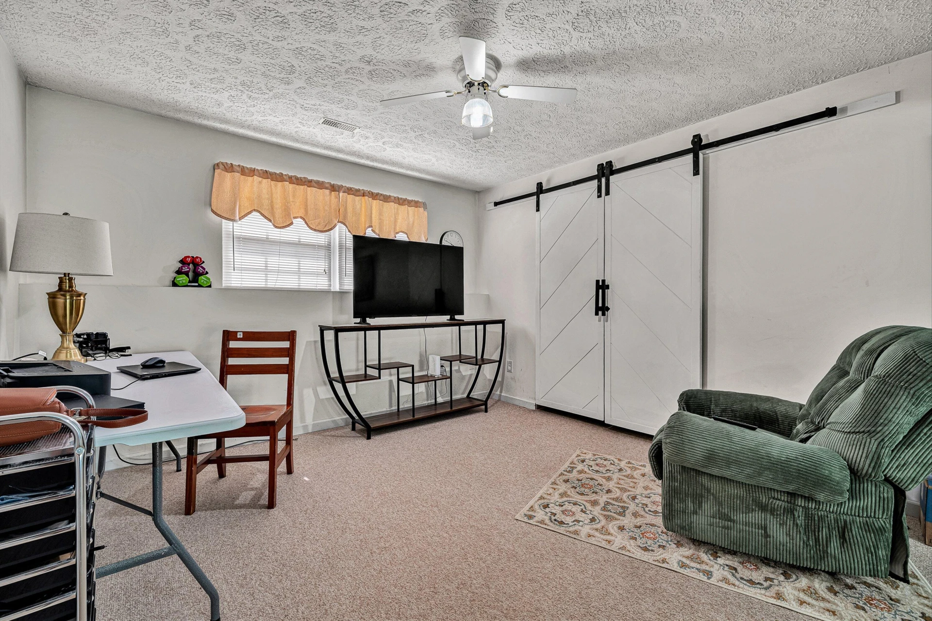 2517 Bloomfield AVE - Photo 22