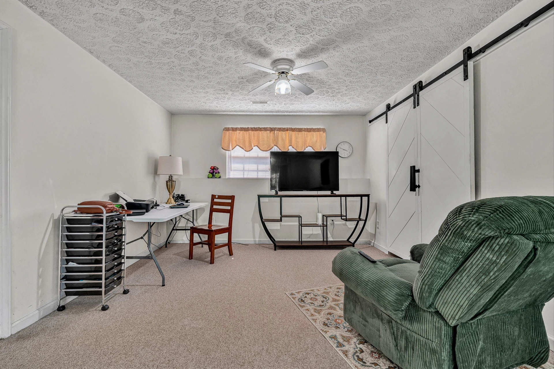 2517 Bloomfield AVE - Photo 23