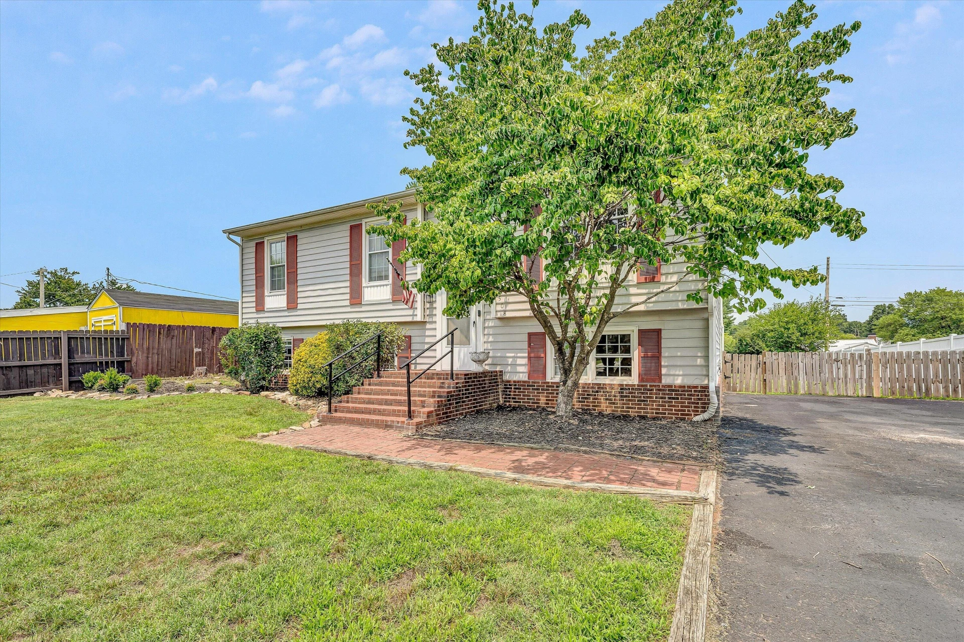 508 Santee RD - Photo 2
