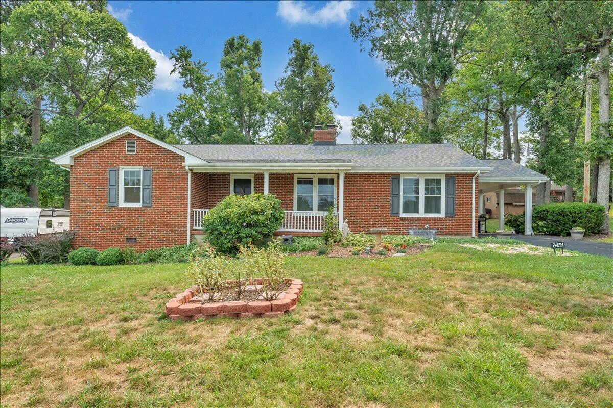 1544 Newton CIR