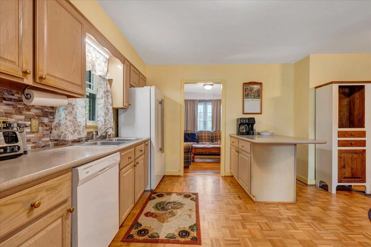 1544 Newton CIR - Photo 12