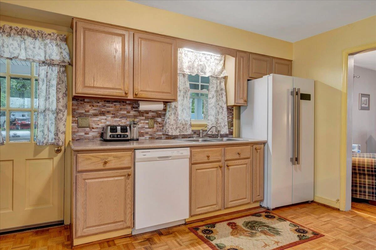 1544 Newton CIR - Photo 13