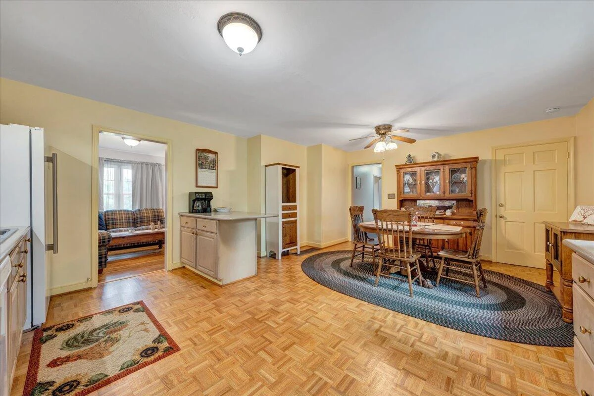 1544 Newton CIR - Photo 17