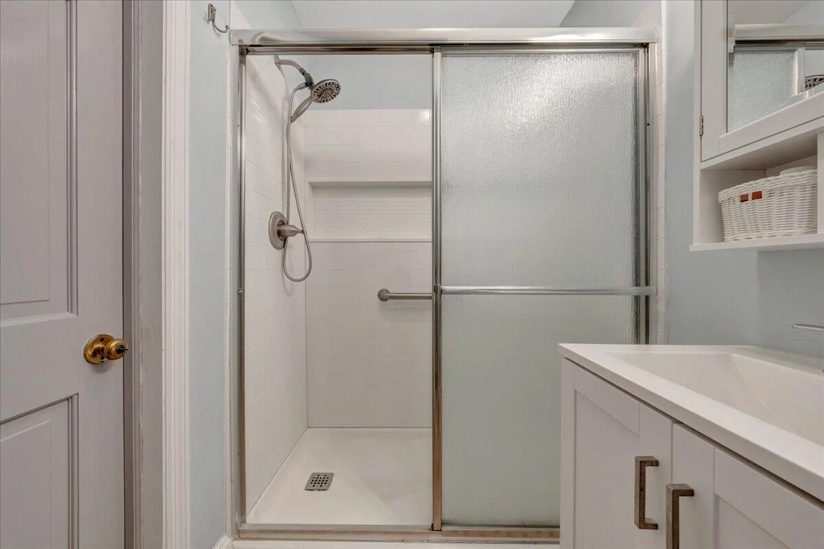 1544 Newton CIR - Photo 24