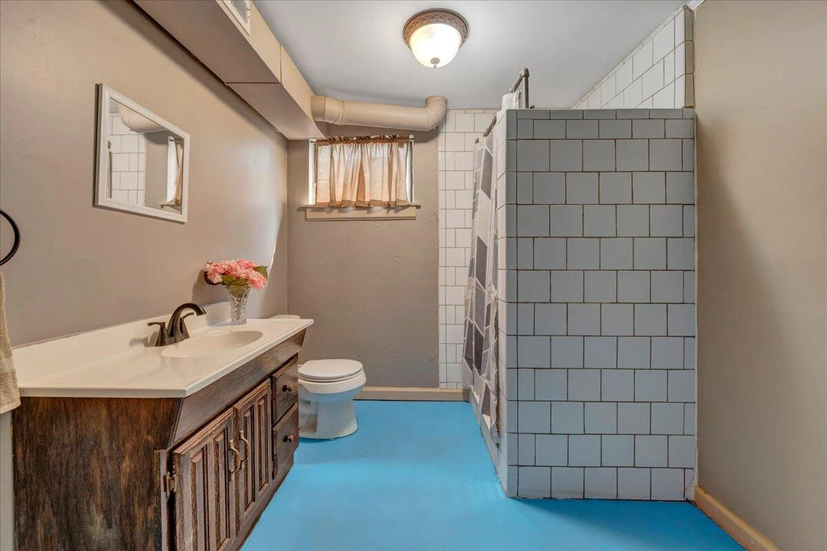 1544 Newton CIR - Photo 27