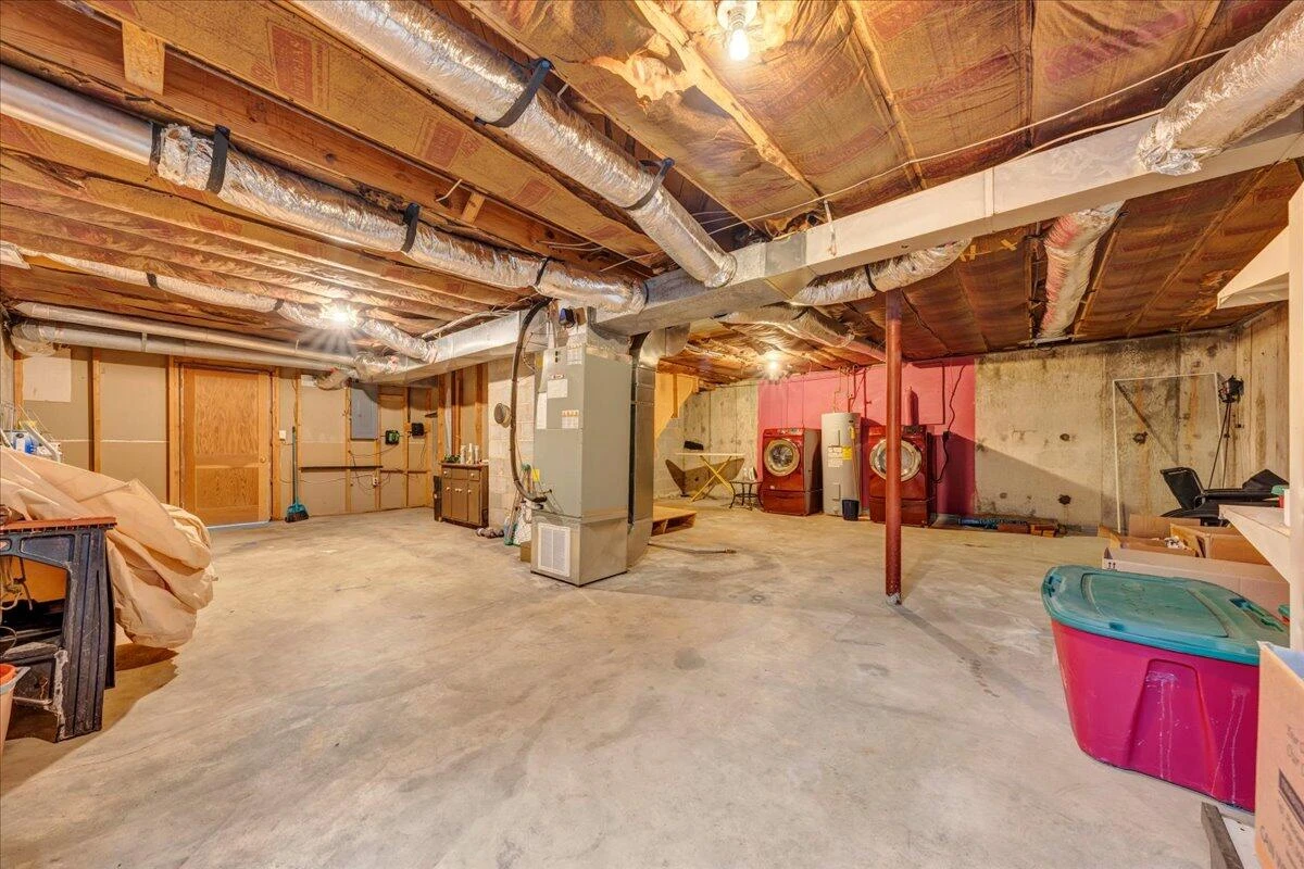 1544 Newton CIR - Photo 29