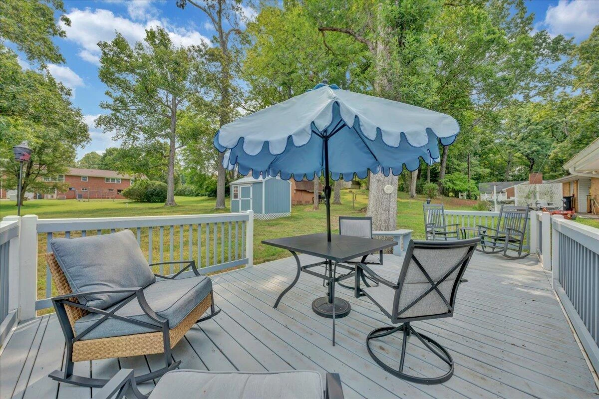1544 Newton CIR - Photo 32