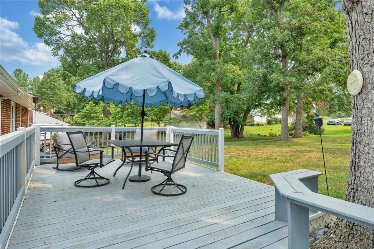 1544 Newton CIR - Photo 33