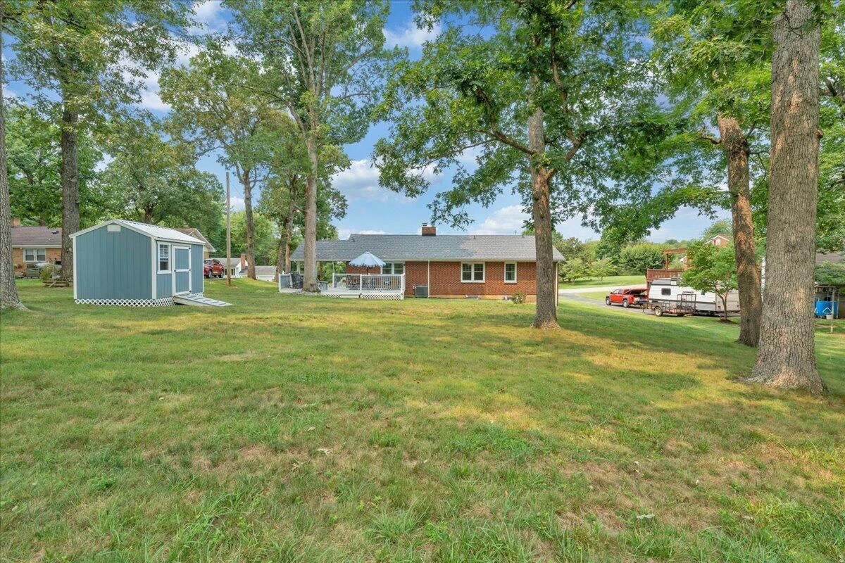 1544 Newton CIR - Photo 37