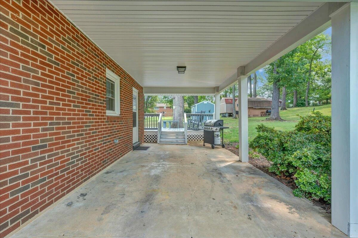 1544 Newton CIR - Photo 38