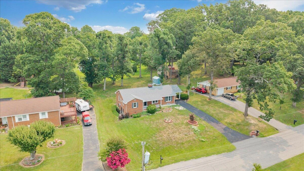 1544 Newton CIR - Photo 40
