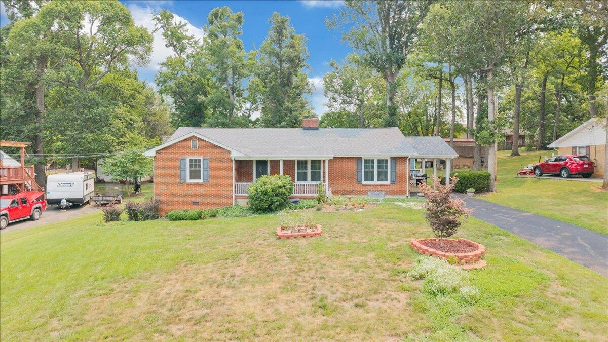 1544 Newton CIR - Photo 41