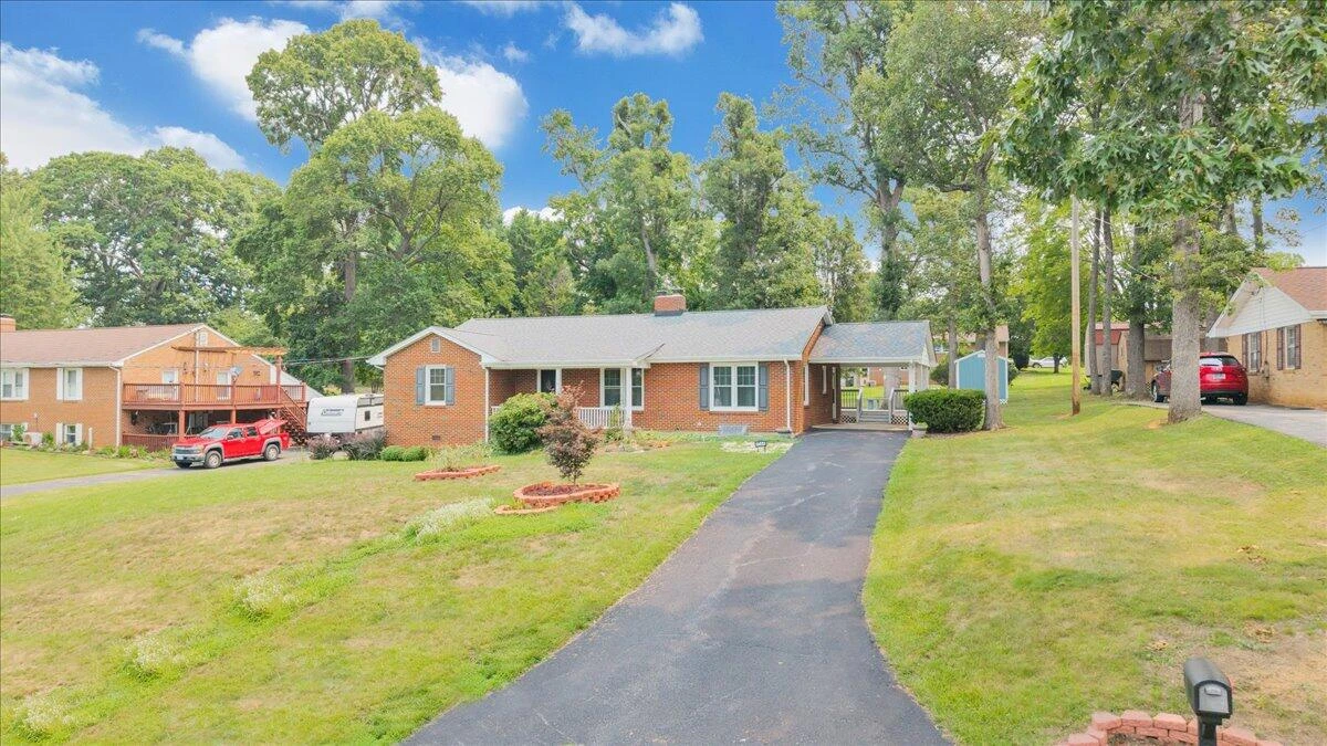 1544 Newton CIR - Photo 42