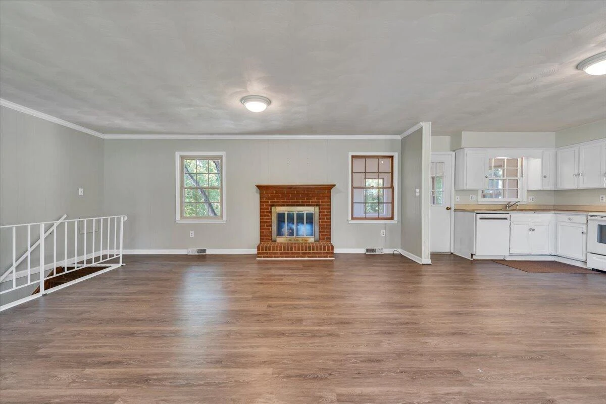 621 Bonnie LN - Photo 10