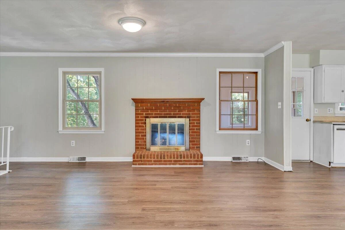 621 Bonnie LN - Photo 11