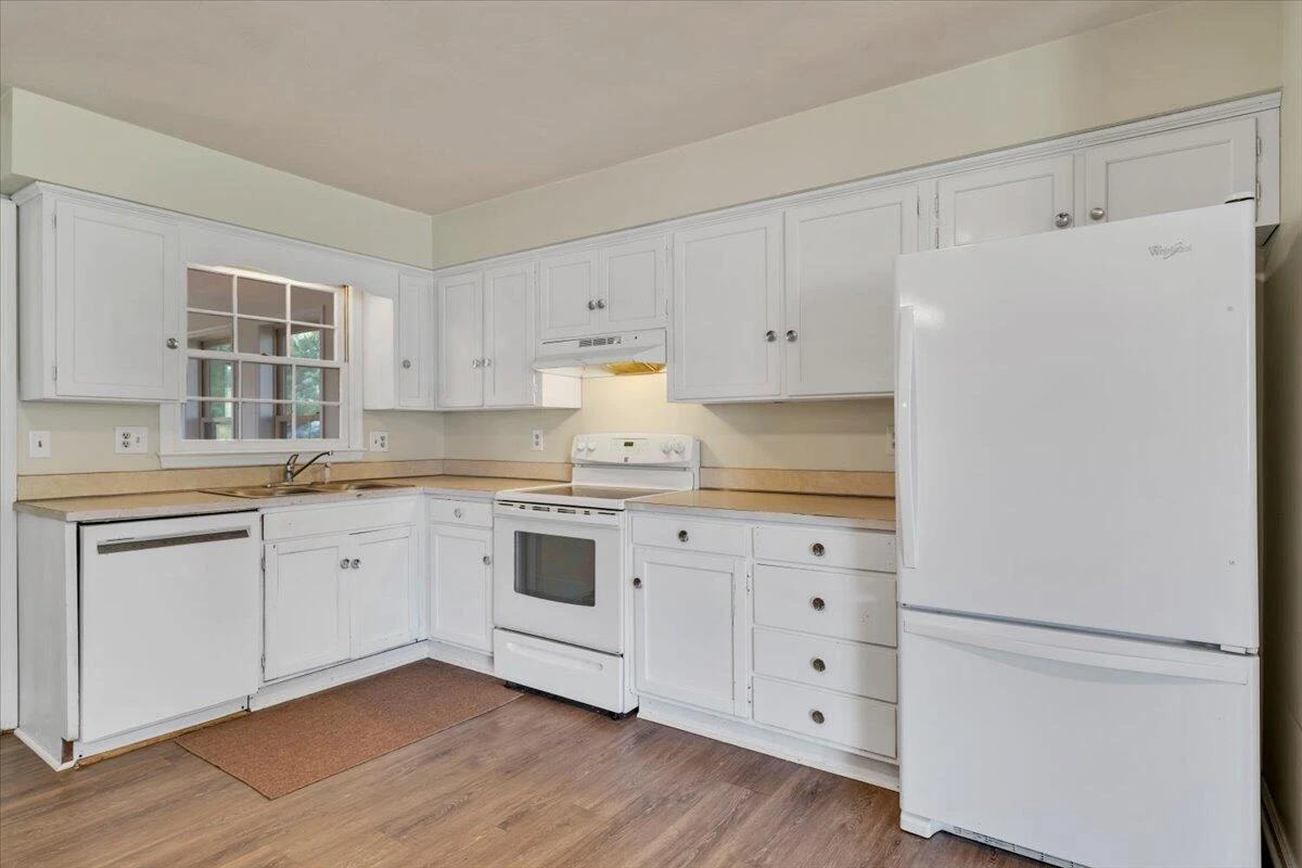 621 Bonnie LN - Photo 14
