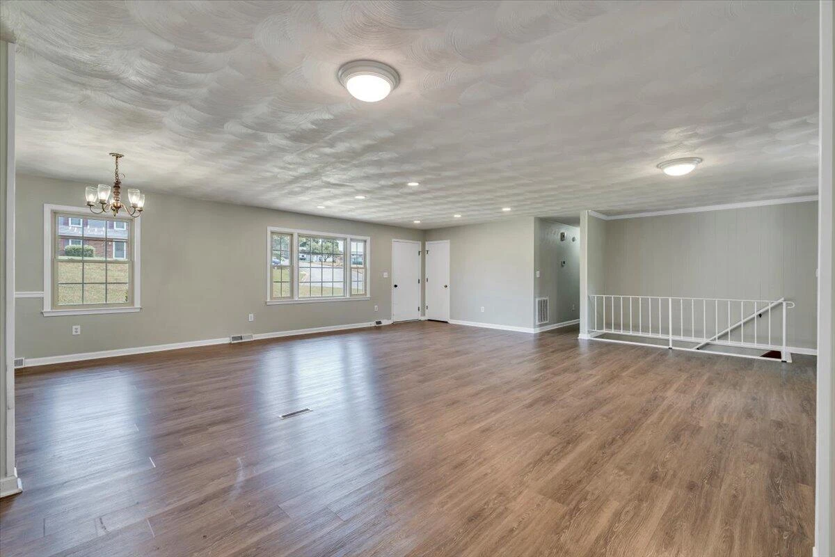 621 Bonnie LN - Photo 19