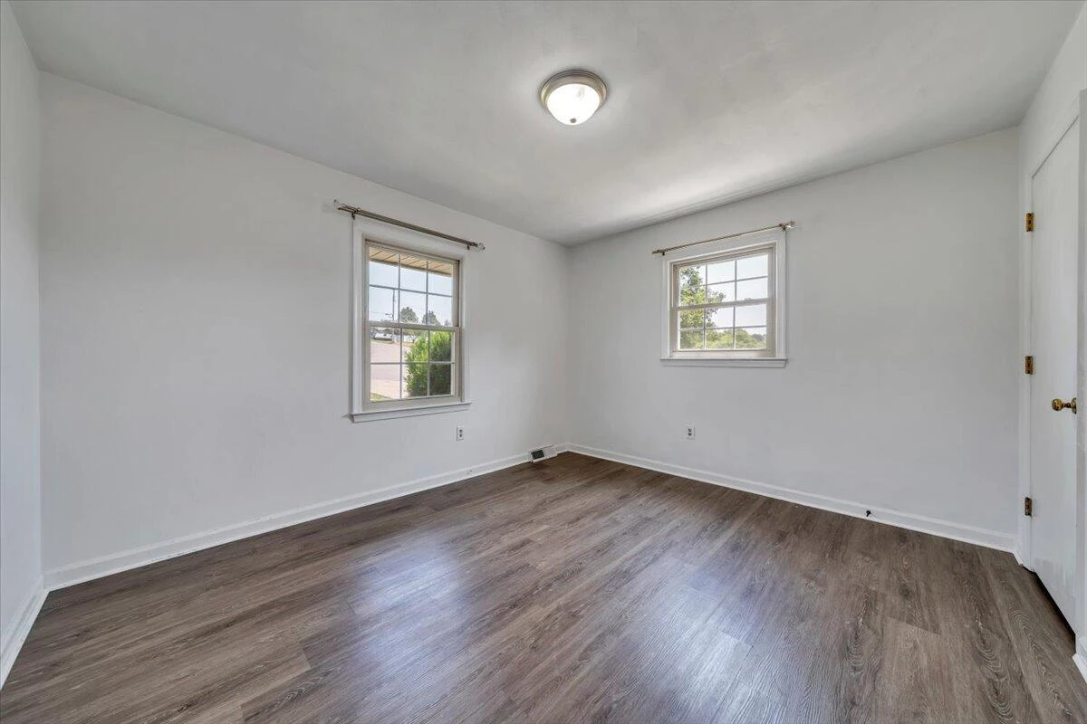 621 Bonnie LN - Photo 24
