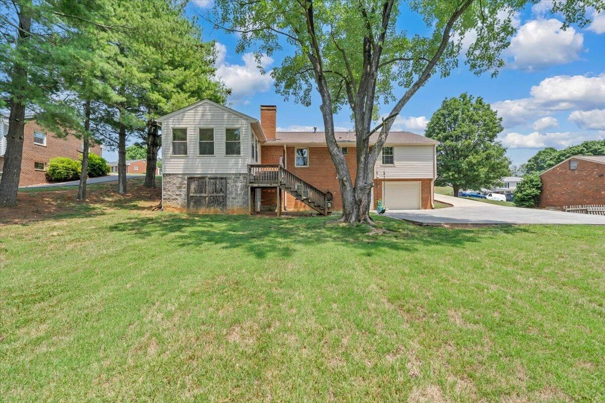 621 Bonnie LN - Photo 38
