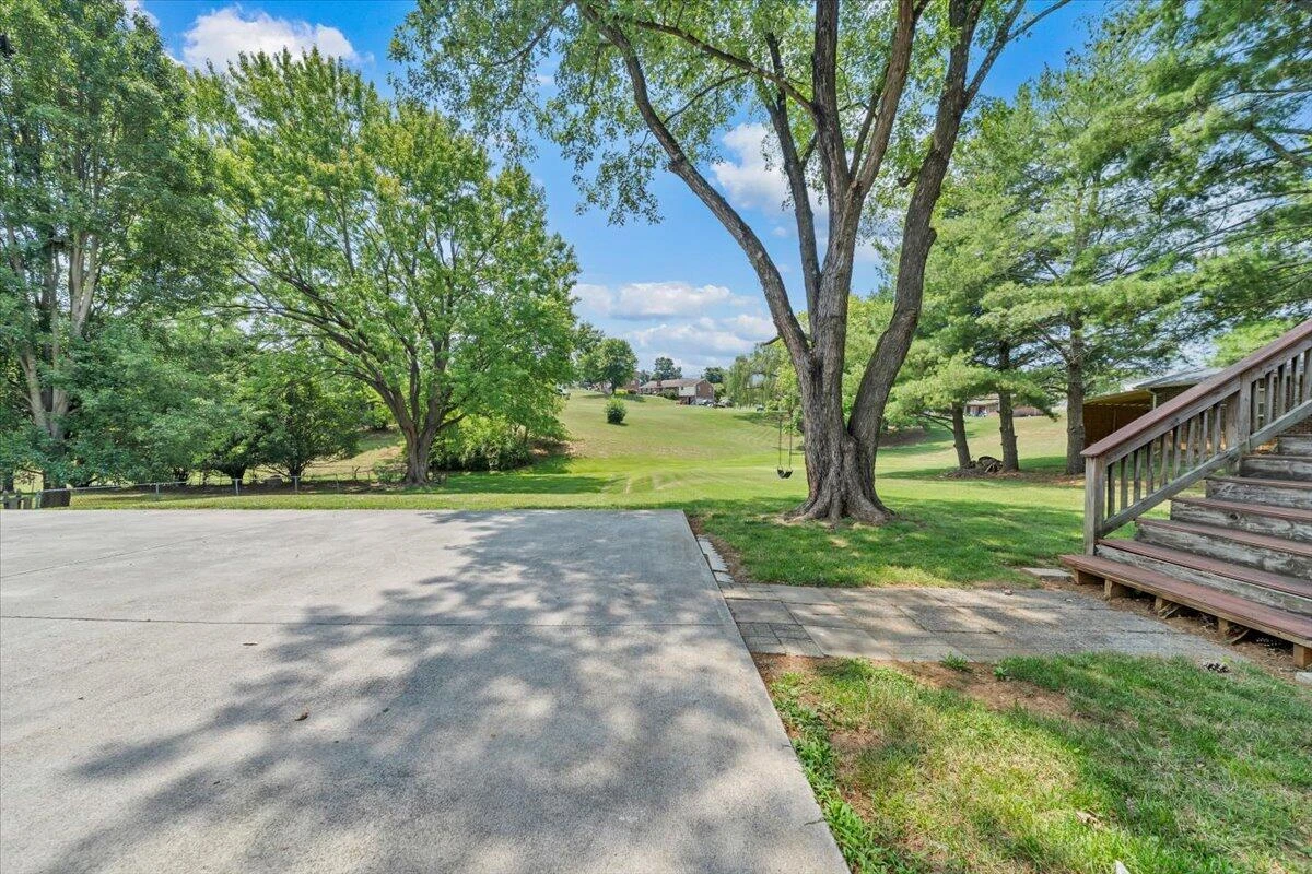 621 Bonnie LN - Photo 39