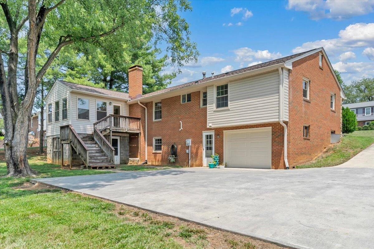 621 Bonnie LN - Photo 40