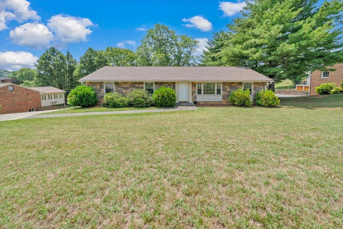621 Bonnie LN - Photo 44