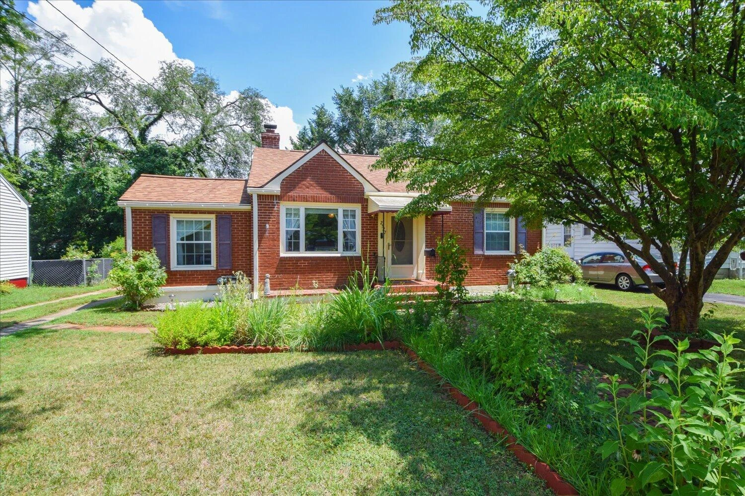 2527 Averett ST NW - Photo 14