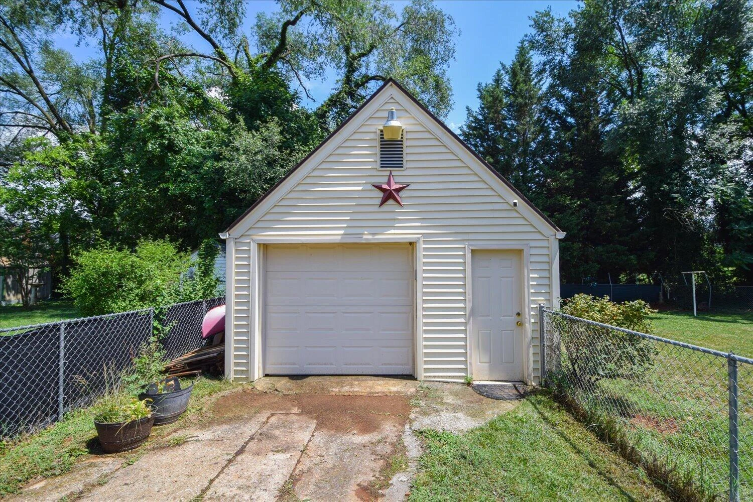 2527 Averett ST NW - Photo 19