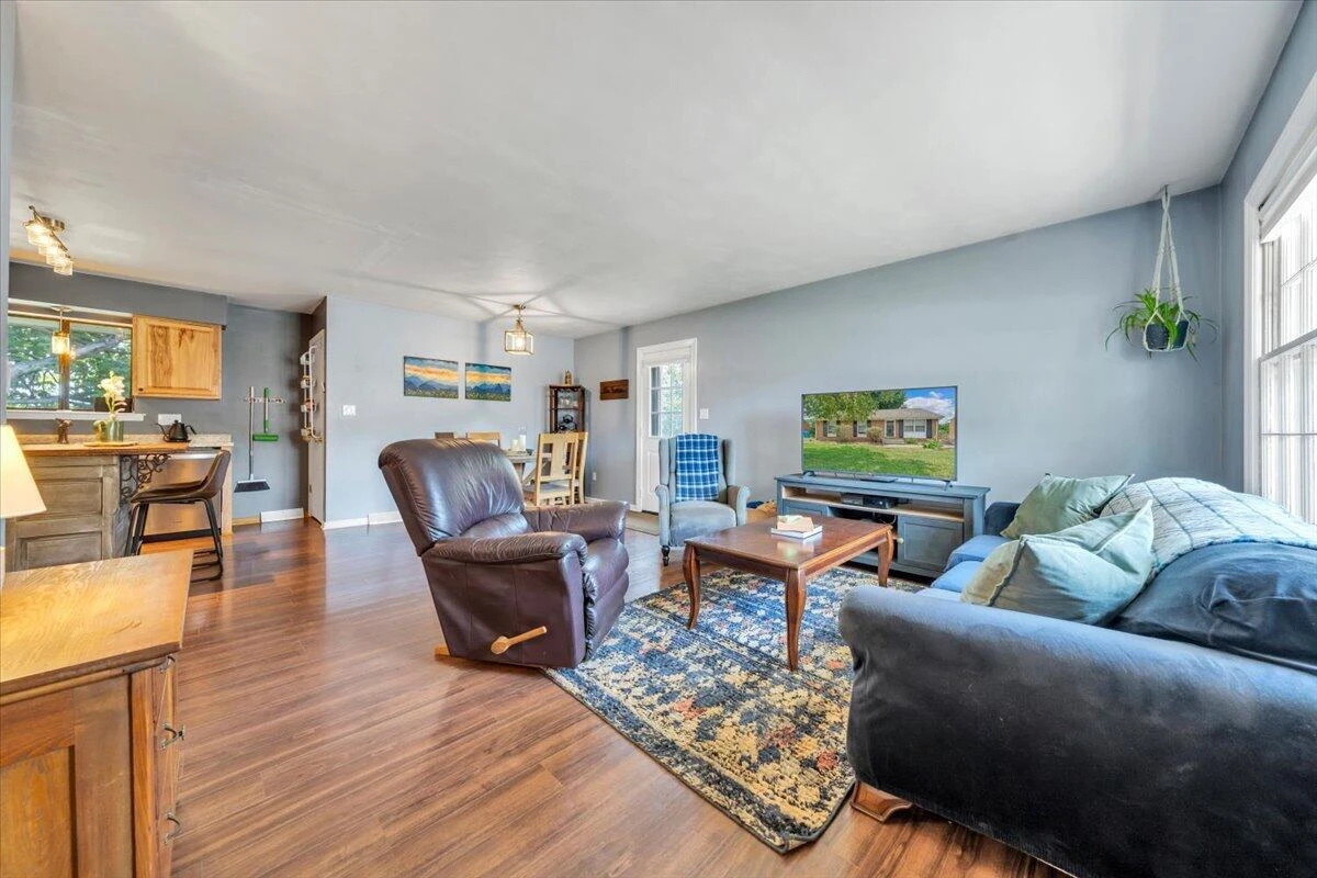 4716 Long Acre DR NE - Photo 4