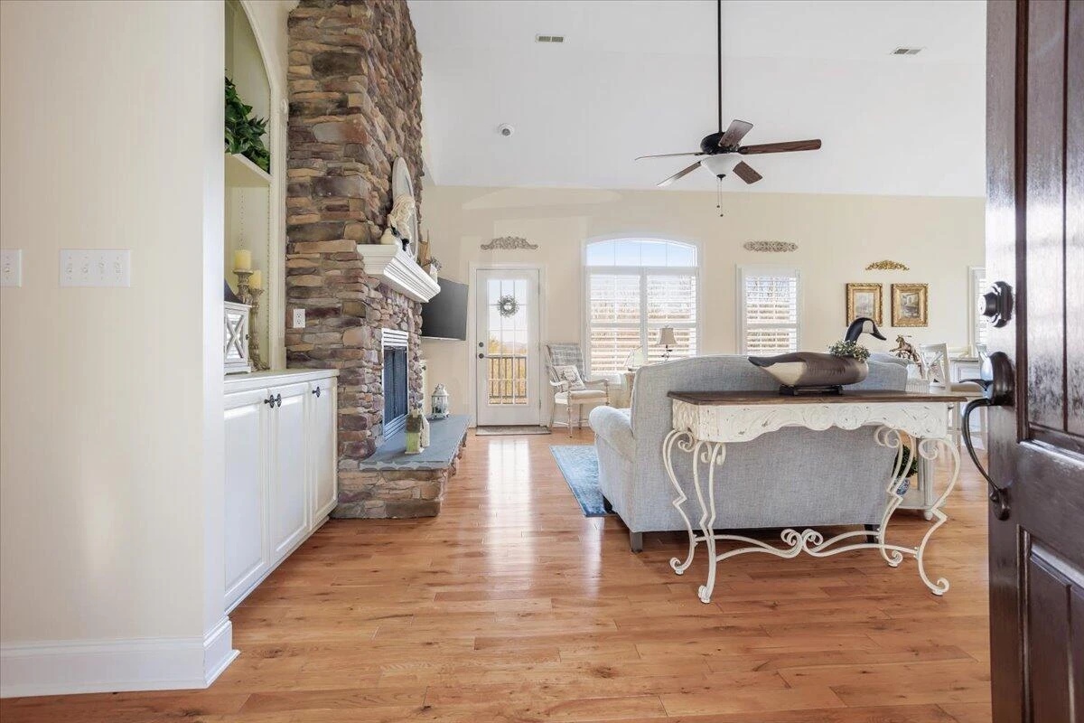 5540 Carons View LN - Photo 15