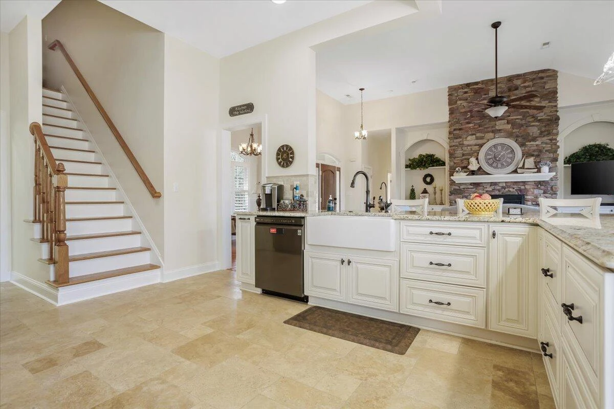 5540 Carons View LN - Photo 21