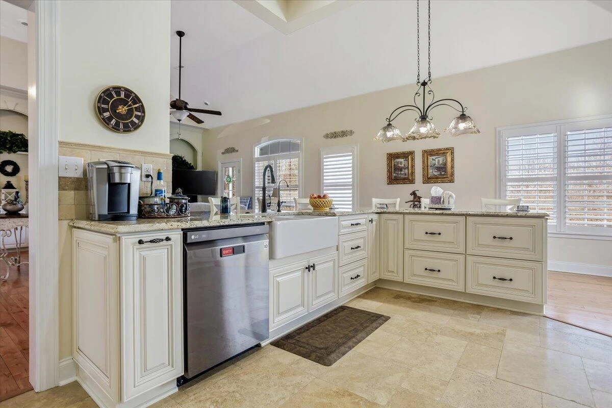 5540 Carons View LN - Photo 23